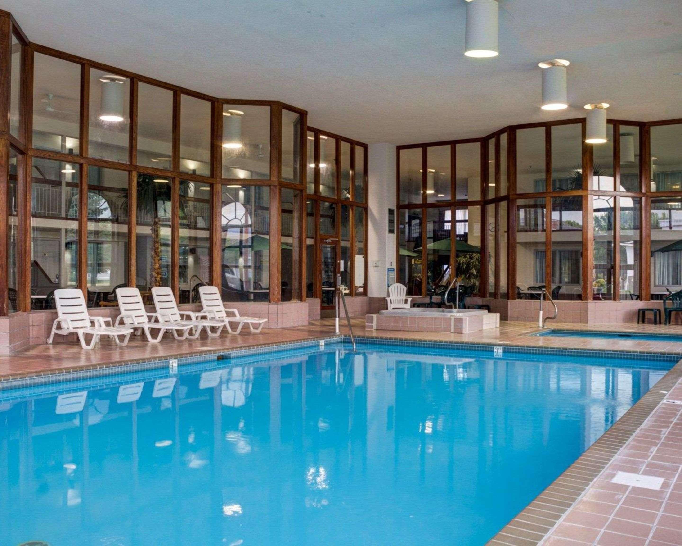 Rodeway Inn Columbia Mall Loop Гранд-Форкс Экстерьер фото